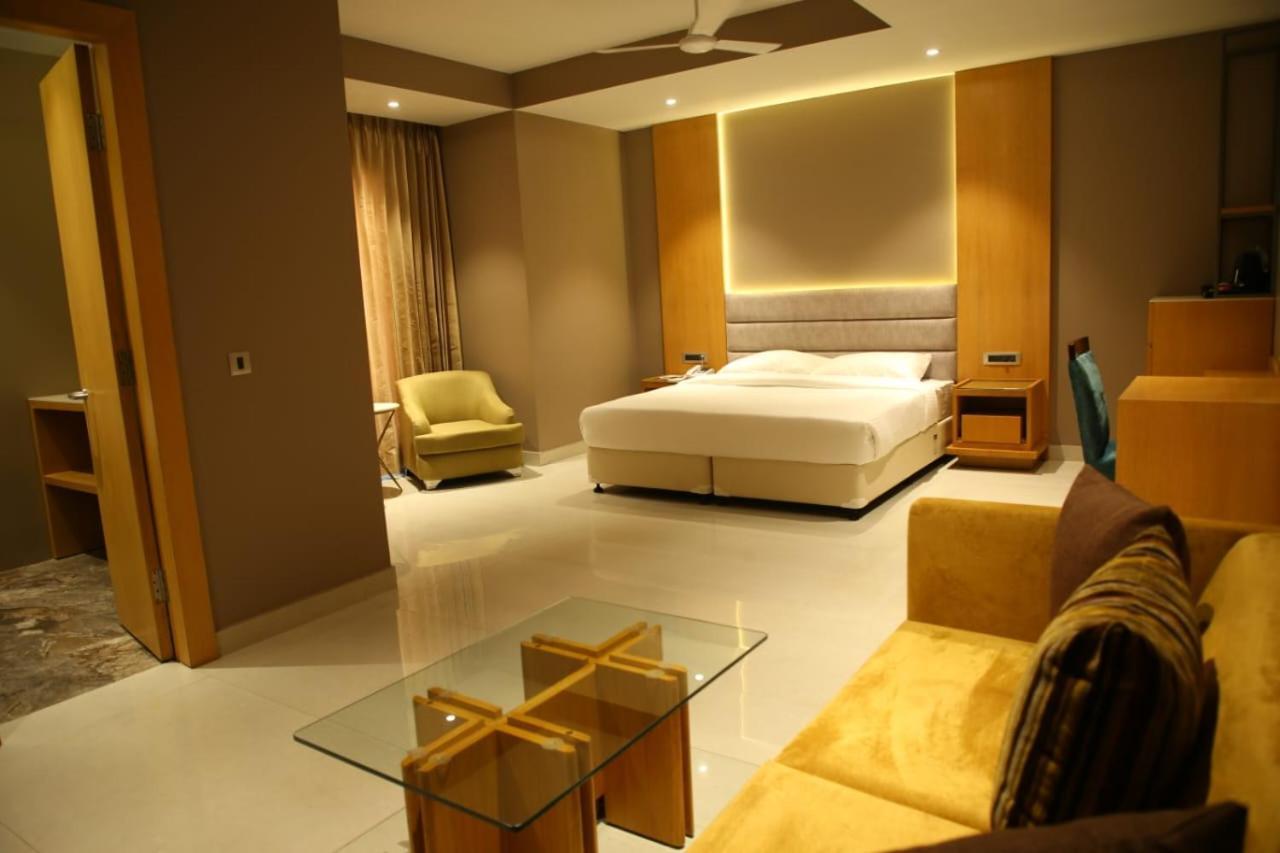 מוראדאבאד Hotel Rajmahal מראה חיצוני תמונה