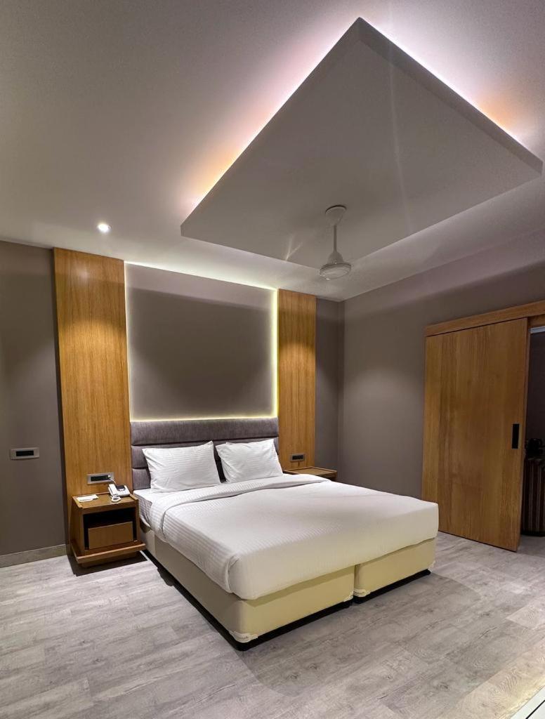 מוראדאבאד Hotel Rajmahal מראה חיצוני תמונה